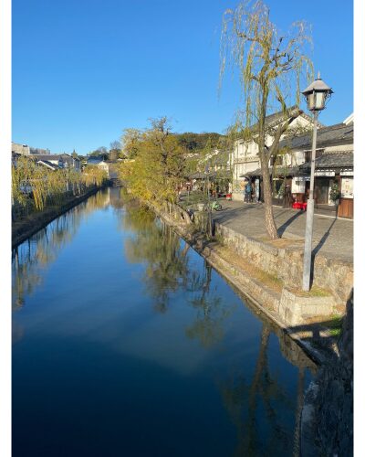 倉敷美観地区の川沿いの風景
