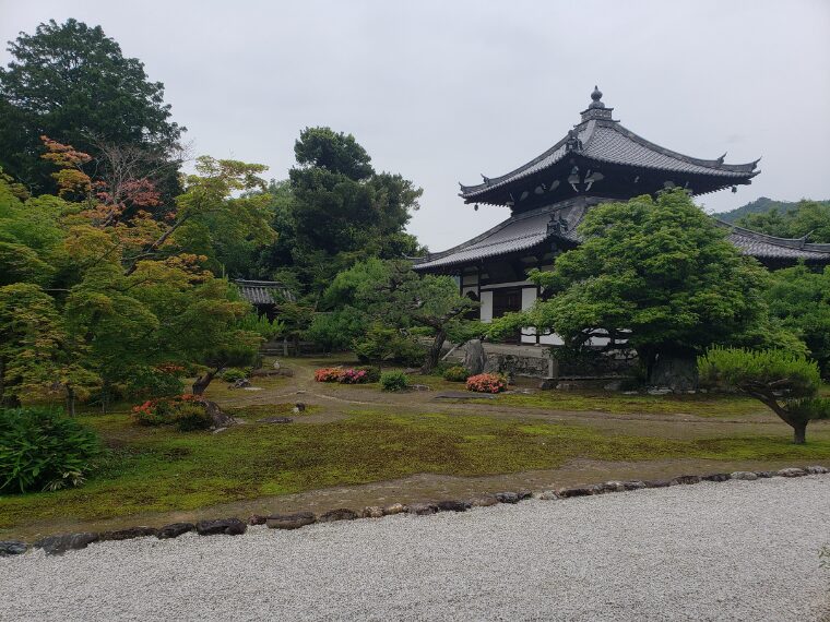 鹿王院の本庭