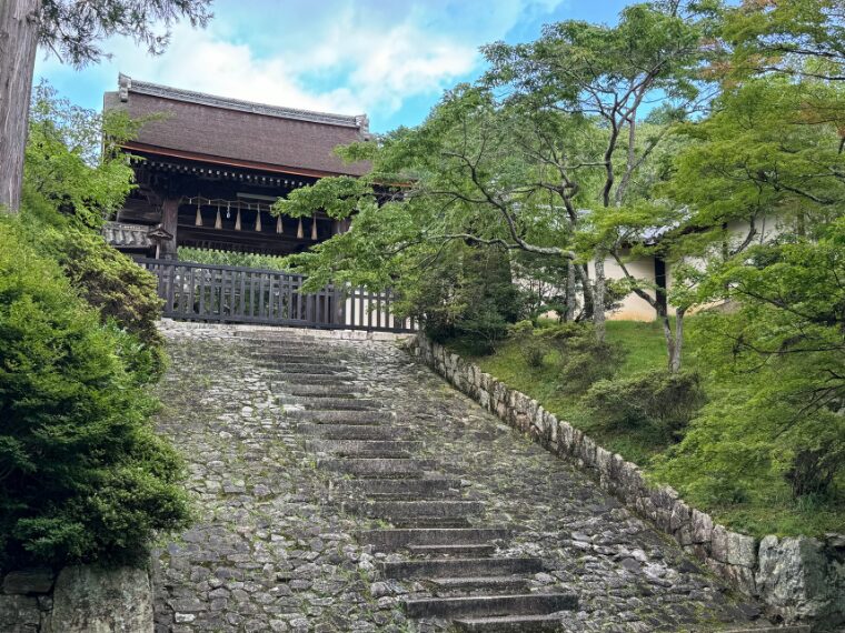 毘沙門堂の勅使門