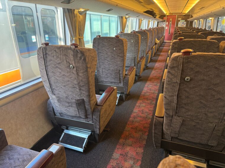 特急しらさぎグリーン車