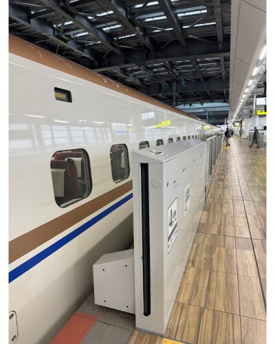 敦賀駅で北陸新幹線に乗る