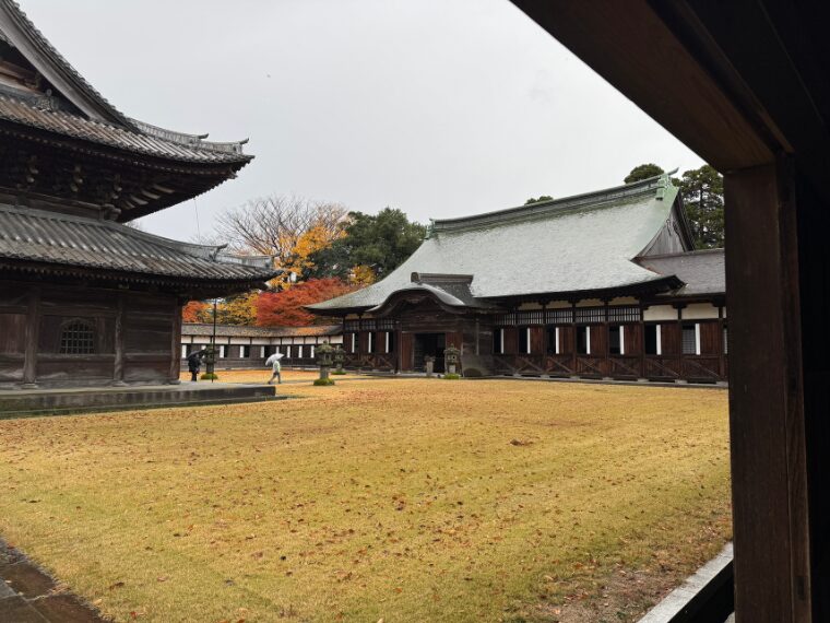 瑞龍寺回廊からの眺め