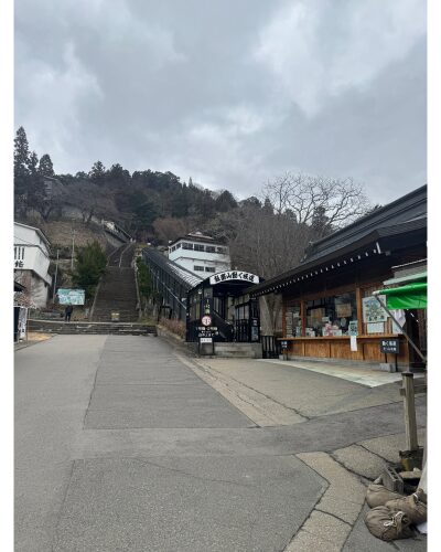 さざえ堂への道