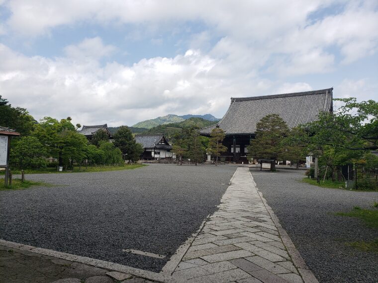 清凉寺境内