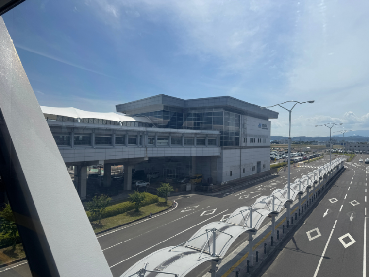 仙台空港からJR空港アクセス線へ乗り換え