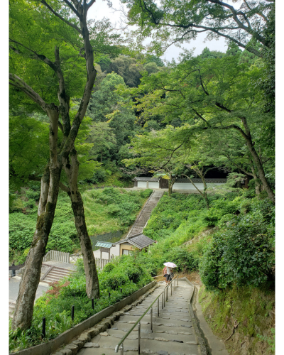 清閑寺入口からの石段