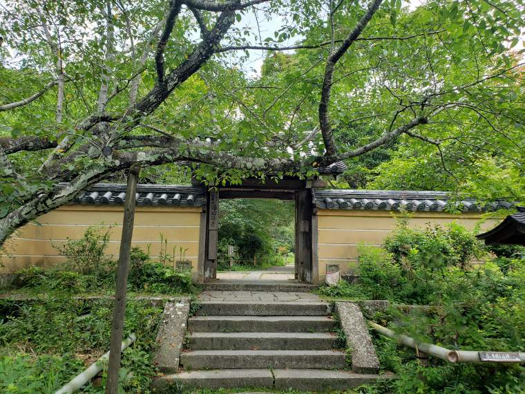 浄瑠璃寺の入り口